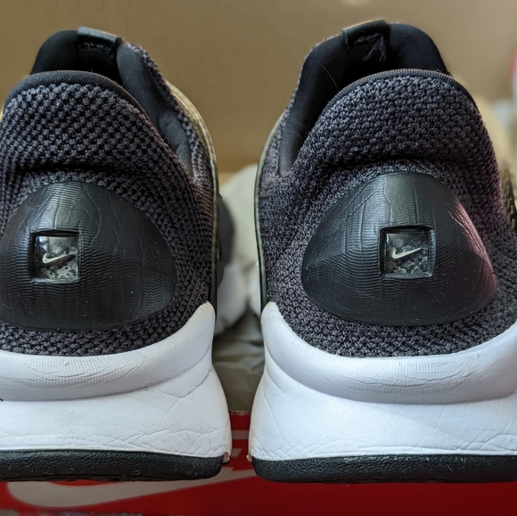 Size Dark Grey Nike SockDarts - Picture 3 of 4